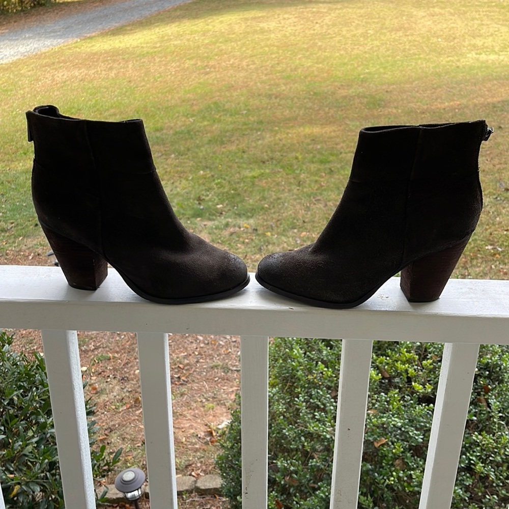 Brown Booties 8.5 Hadly boot by Arturo Chang like New Condition